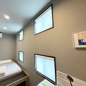 https://nekokura-hostel.fukuoka-hotels.net